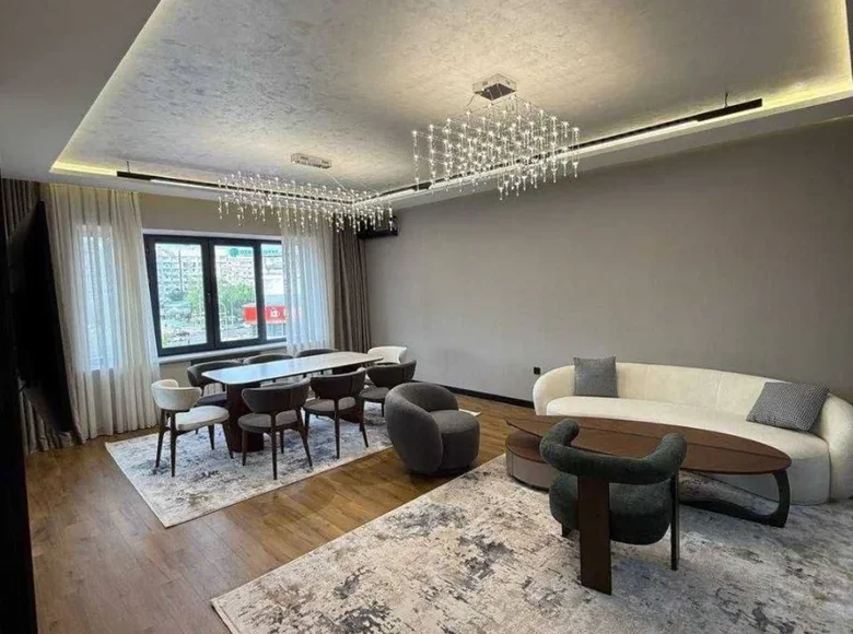 Kvartira 4 xonalar 178 m² Toshkentda