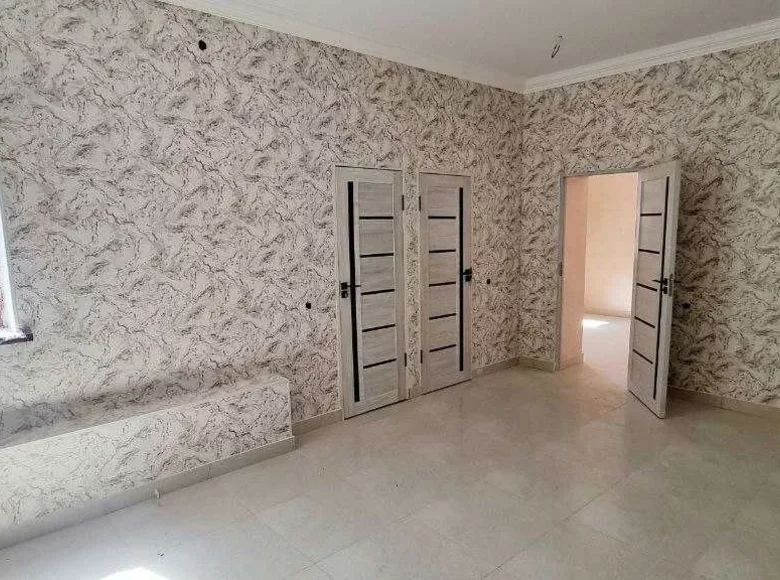 Kvartira 3 xonalar 130 m² Toshkentda