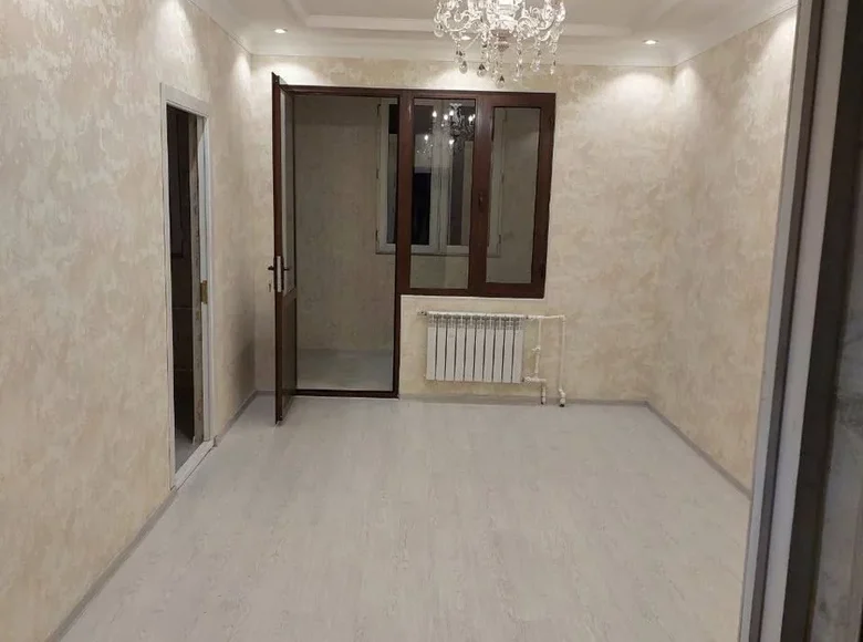 Kvartira 2 xonalar 50 m² Beruniyda