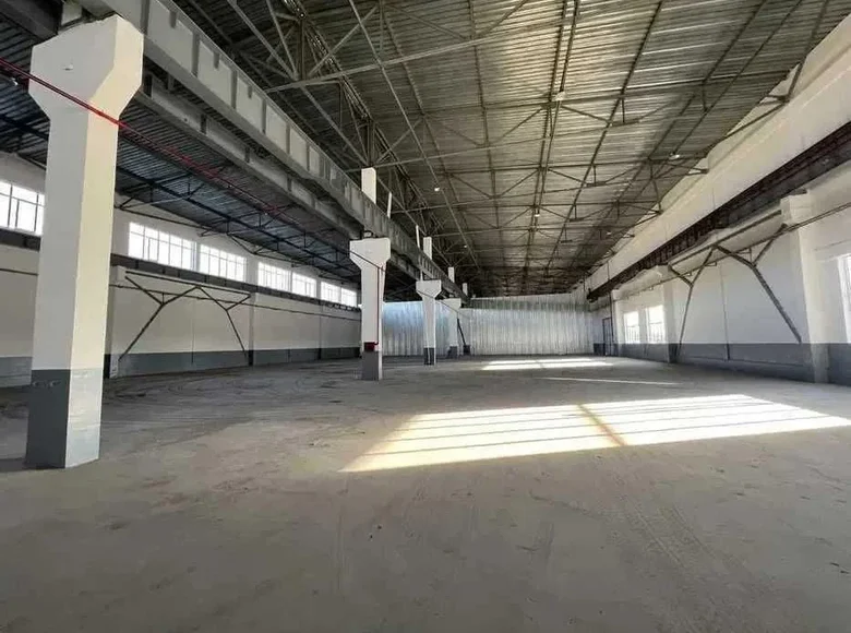 Коммерческое помещение 3 000 м² в Кухна Кумарык, Узбекистан
