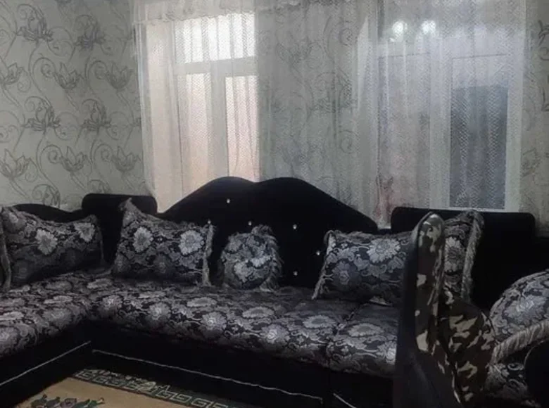 Uy 4 xonalar 300 m² Toshkentda