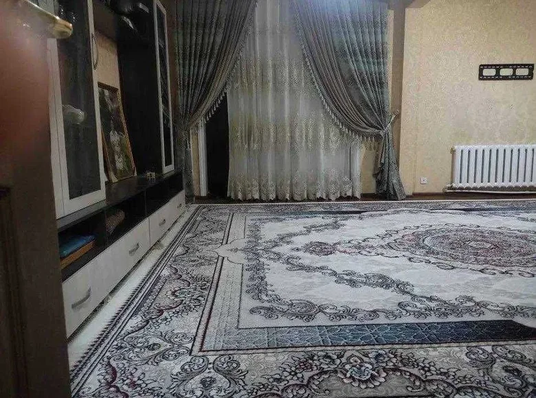 Kvartira 5 xonalar 110 m² in Shaykhontohur Tumani