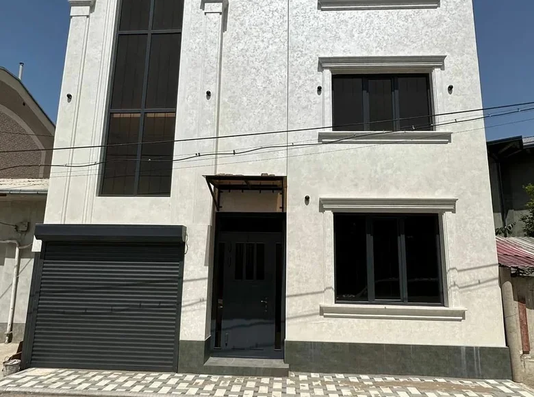 Uy 7 xonalar 400 m² Toshkentda, Oʻzbekiston