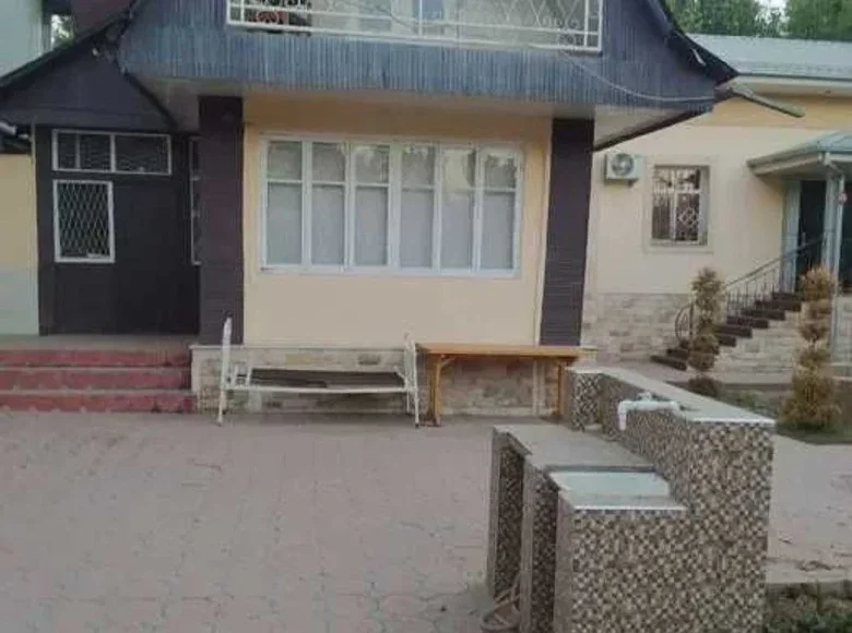 Uy 5 xonalar 8 m² in Parkent district