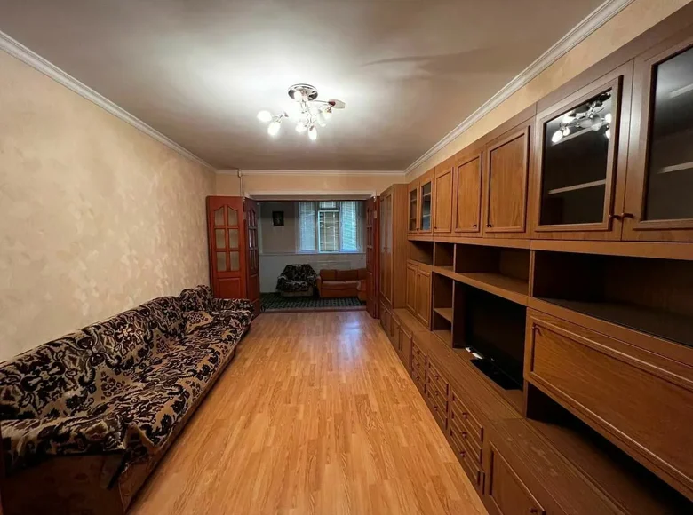 Kvartira 3 xonalar 75 m² Toshkentda