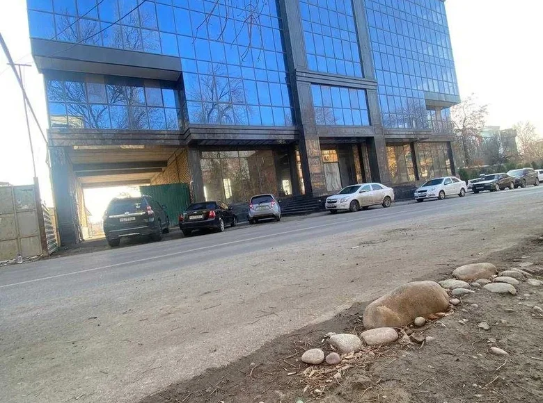 Коммерческое помещение 5 000 м² в Ташкенте, Узбекистан