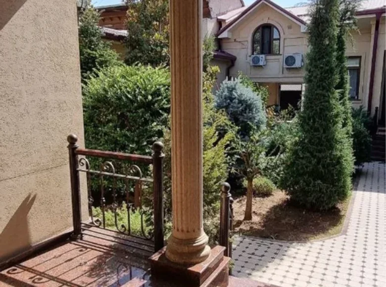 Дом 9 комнат 900 м² в Ташкенте, Узбекистан