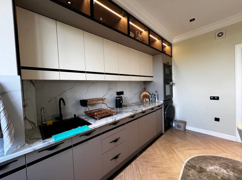 Kvartira 4 xonalar 92 m² Toshkentda