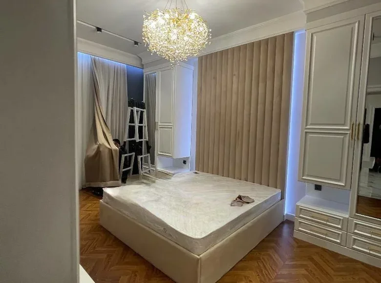 Kvartira 3 xonalar 77 m² Toshkentda