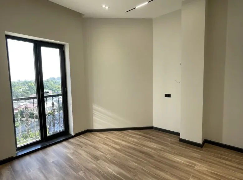 Kvartira 3 xonalar 96 m² Toshkentda