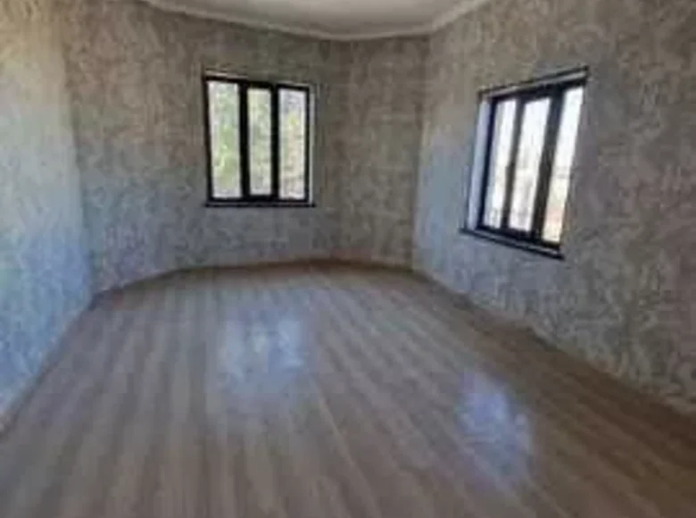 Uy 4 xonalar 150 m² Khanabadda