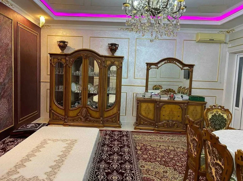 Uy 6 xonalar 222 m² in Shaykhontohur Tumani