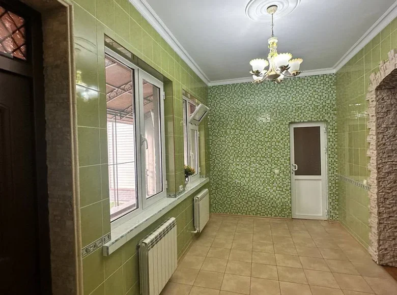 Uy 4 xonalar 304 m² Toshkentda