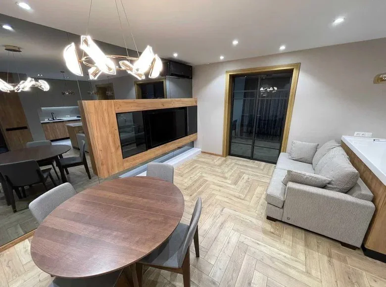 Kvartira 2 xonalar 70 m² Toshkentda