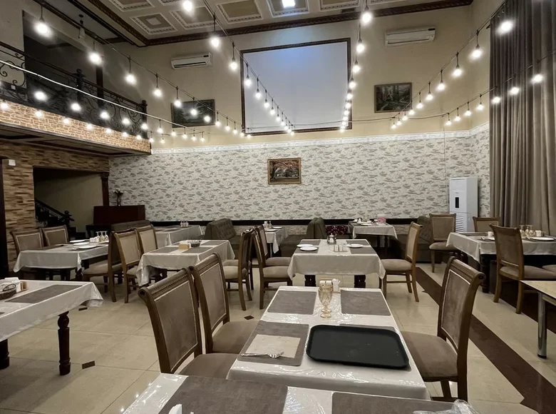 Tijorat 900 m² Toshkentda, Oʻzbekiston