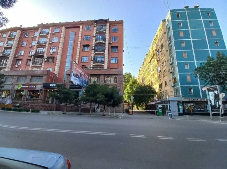 Kvartira 3 xonalar 75 m² Toshkentda