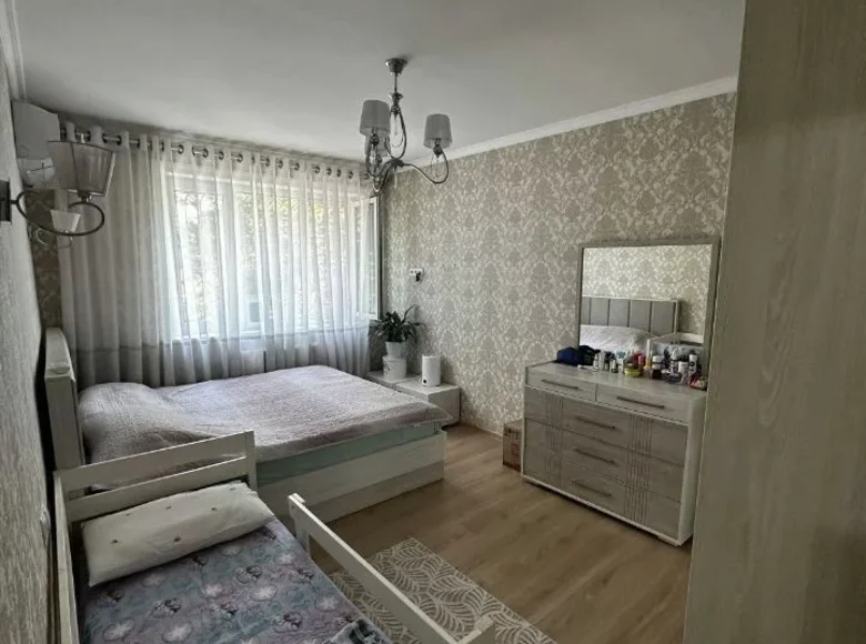 Kvartira 3 xonalar 65 m² Toshkentda