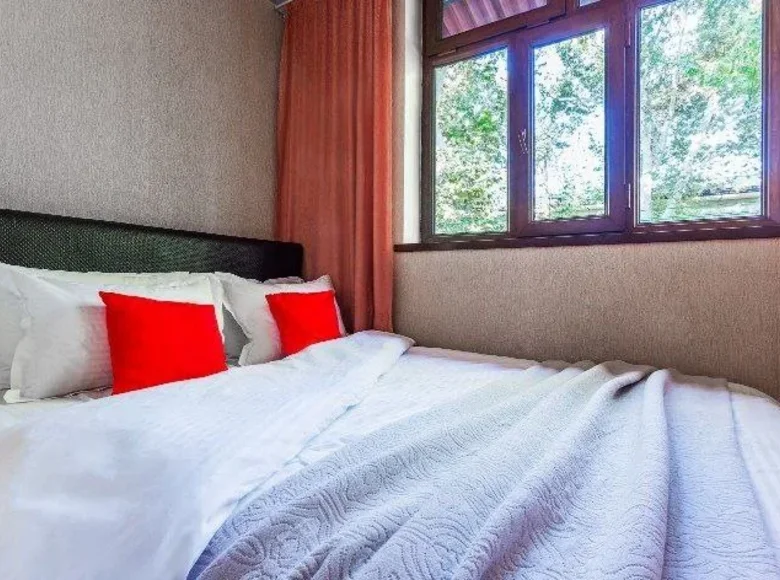 Уютная квартира 42 м² всего в 3–5 минутах пешком от метро Новза. 