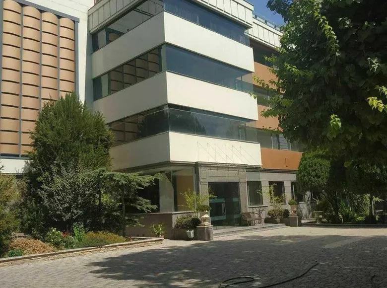 Tijorat 4 300 m² Toshkent