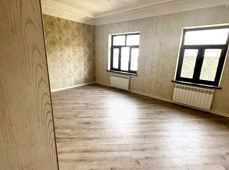 Uy 5 xonalar 180 m² Toshkentda