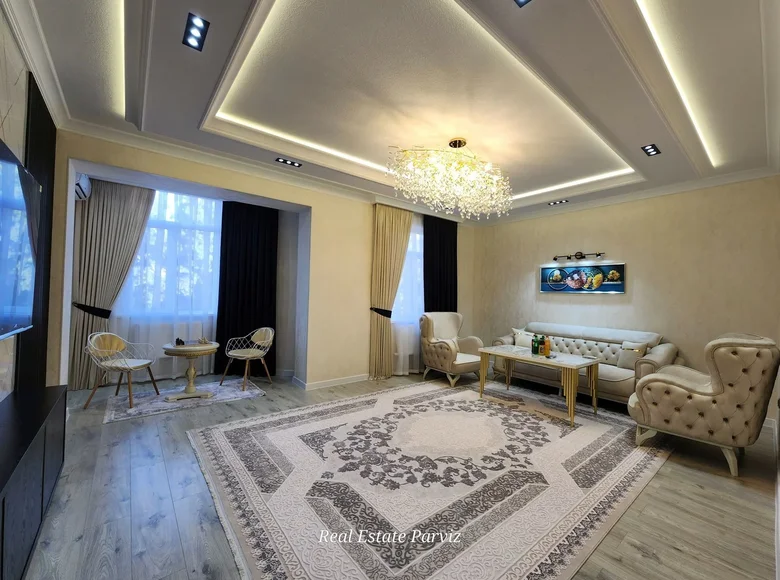 Kvartira 3 xonalar 105 m² Samarqandda