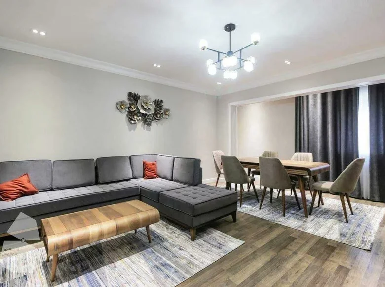 Kvartira 3 xonalar 80 m² Toshkentda, Oʻzbekiston