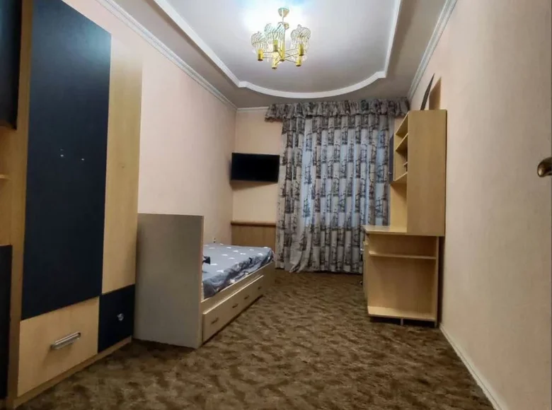 Kvartira 3 xonalar 75 m² Toshkentda