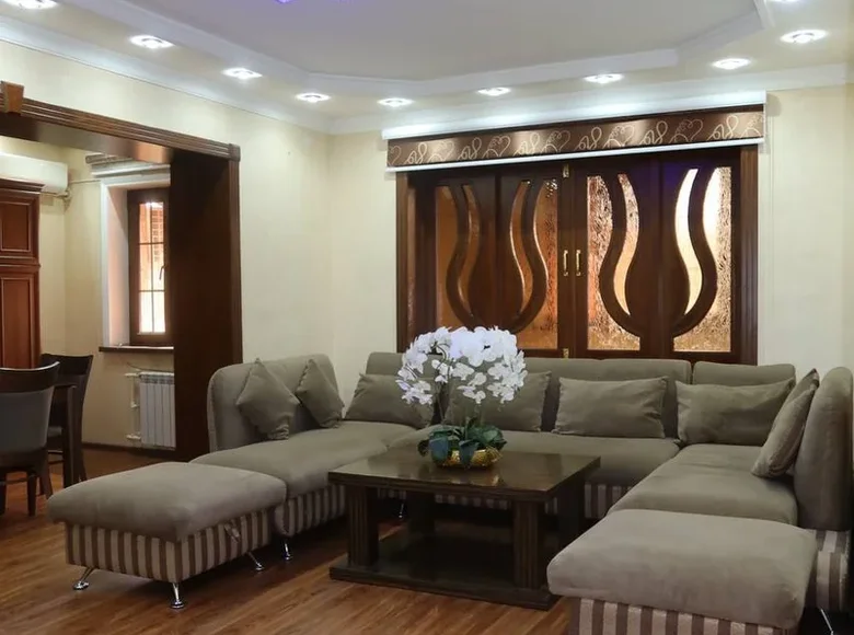 Ko'p darajali kvartiralar 4 xonalar 87 m² Toshkentda