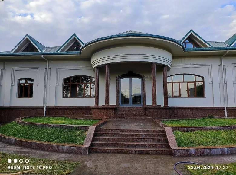 Коммерческое помещение 1 500 м² в Ташкенте, Узбекистан