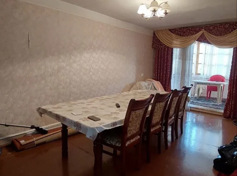 Kvartira 4 xonalar 82 m² Toshkentda