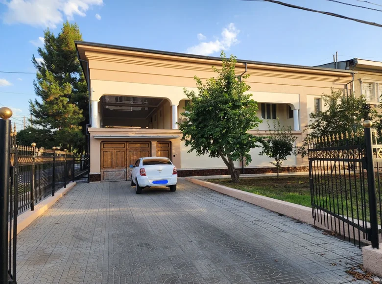 Дом 7 комнат 697 м² в Ташкенте, Узбекистан