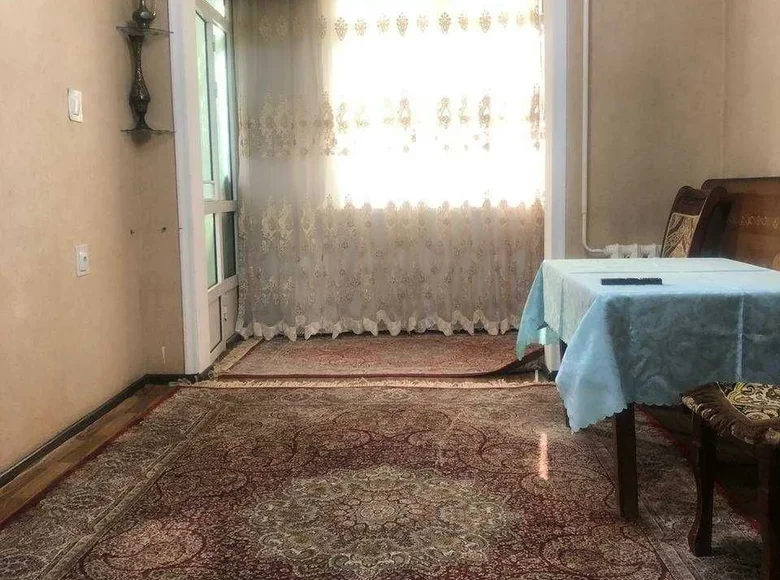 Kvartira 3 xonalar 70 m² Toshkentda