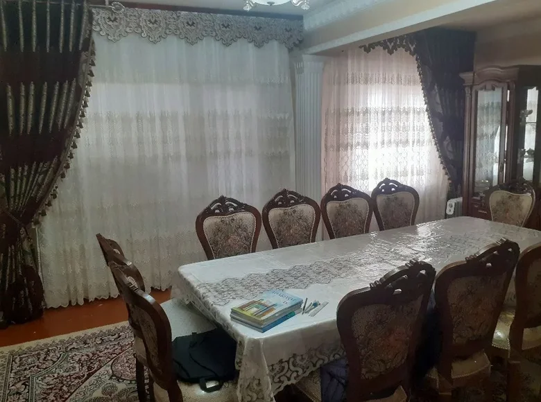 Kvartira 4 xonalar 95 m² Toshkentda