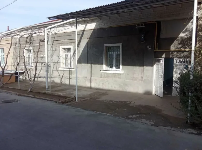 Uy 8 xonalar 40 m² Toshkentda
