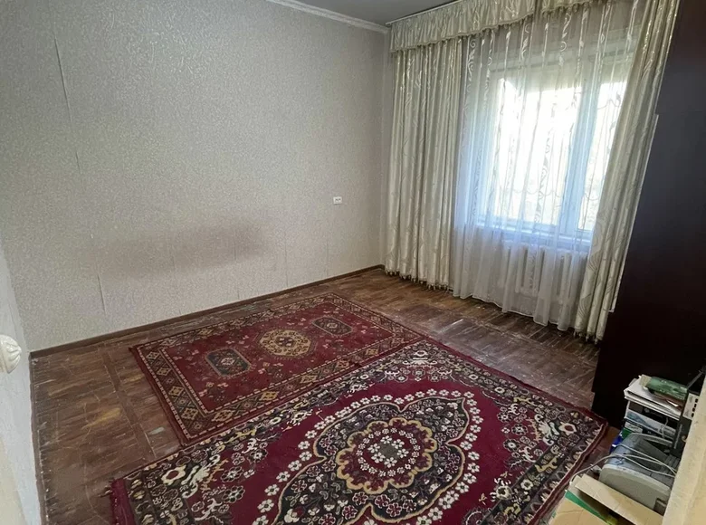 Kvartira 4 xonalar 92 m² Toshkentda