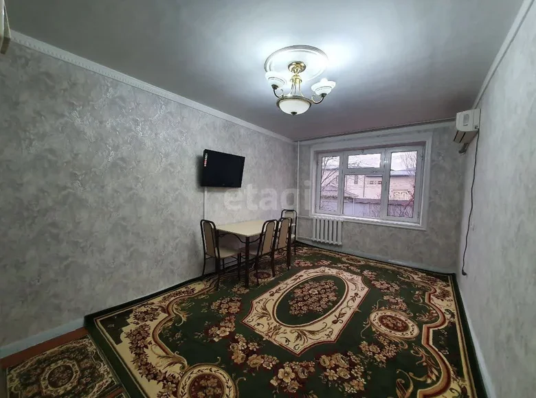 Kvartira 4 xonalar 80 m² Samarqandda