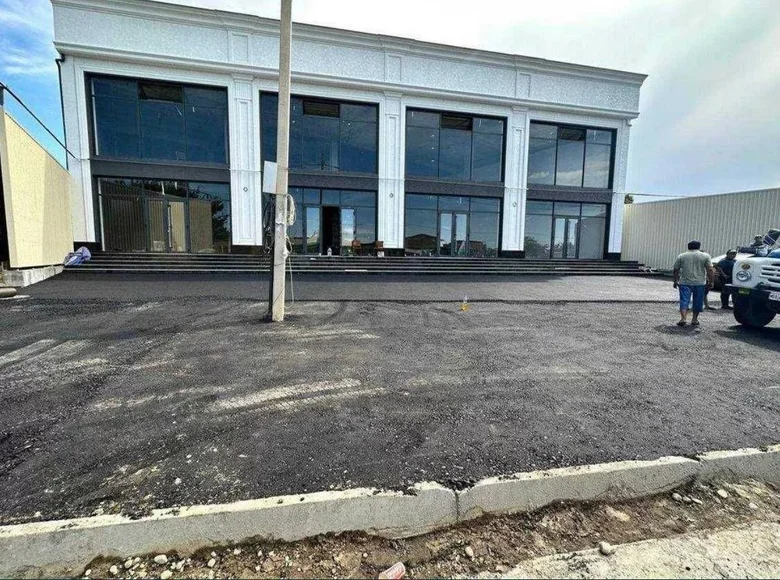 Коммерческое помещение 1 800 м² в Ташкенте, Узбекистан