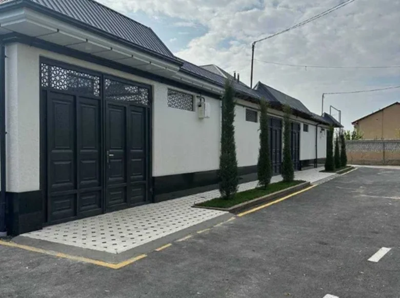 Uy 5 xonalar 2 m² in Harakat