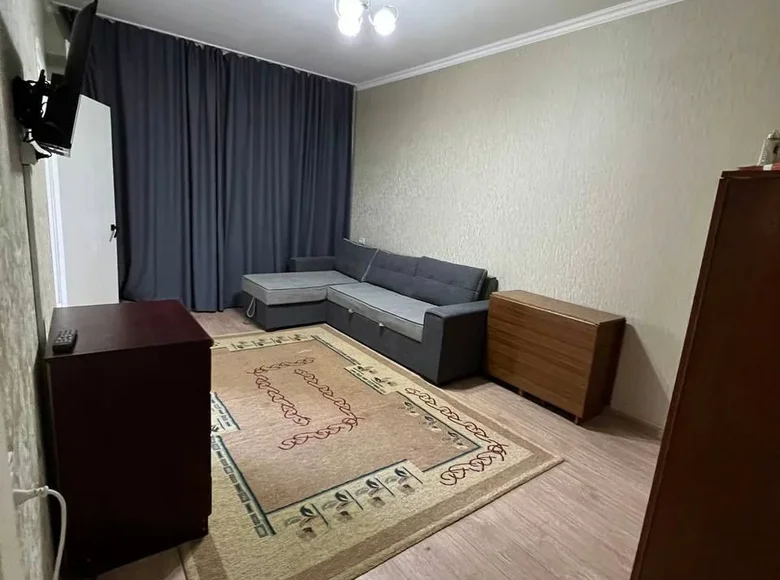 Kvartira 1 xona 35 m² Toshkentda