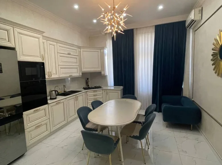 Kvartira 3 xonalar 138 m² Toshkentda, Oʻzbekiston