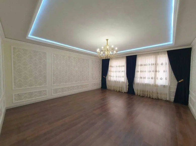 Kvartira 3 xonalar 110 m² Samarqandda