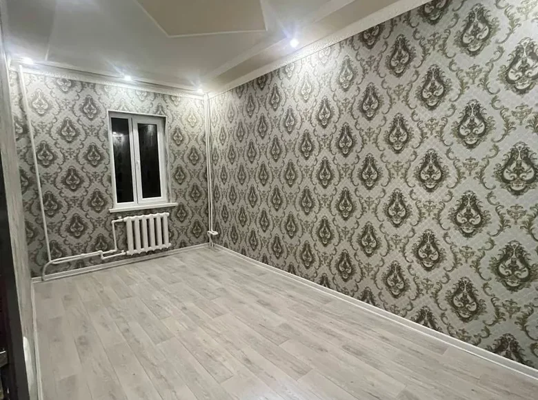 Kvartira 3 xonalar 72 m² Beshkurganda