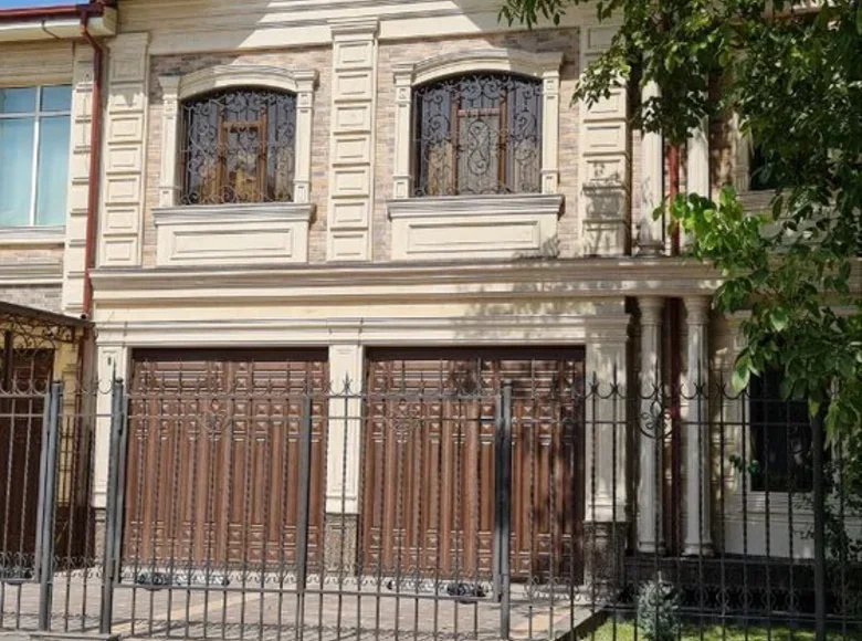 Евродом под офис и жилья в 3 уровня 800 кв.м 8 комнат сауна бассейн,парковка,гараж