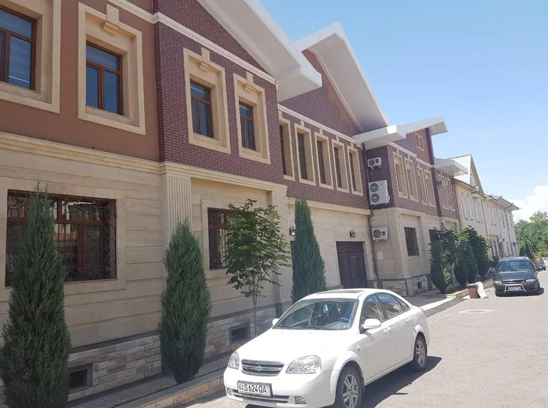 Дом 22 комнаты 1 200 м² Ташкент, Узбекистан