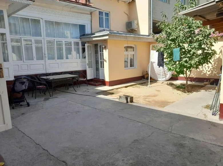 Uy 5 xonalar 270 m² Toshkentda