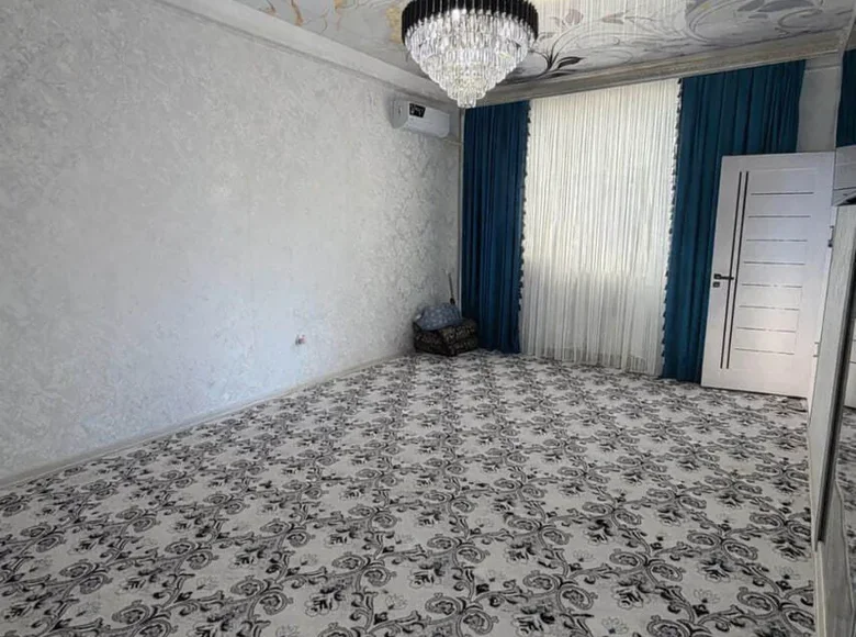 TARTIBLI VA OZODA QIZLARGA BERILADI