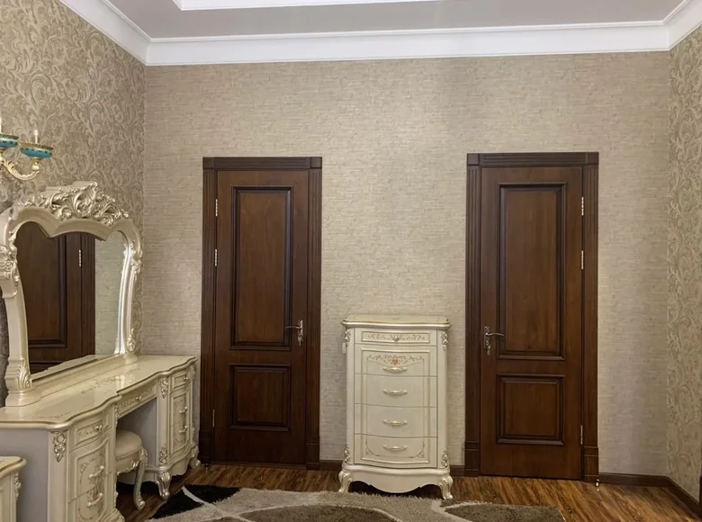 Коттедж 6 комнат 800 м² в Ташкенте, Узбекистан