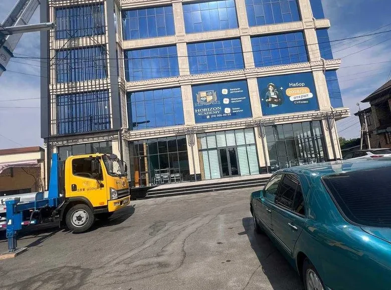 Коммерческое помещение 3 160 м² в Ташкенте, Узбекистан