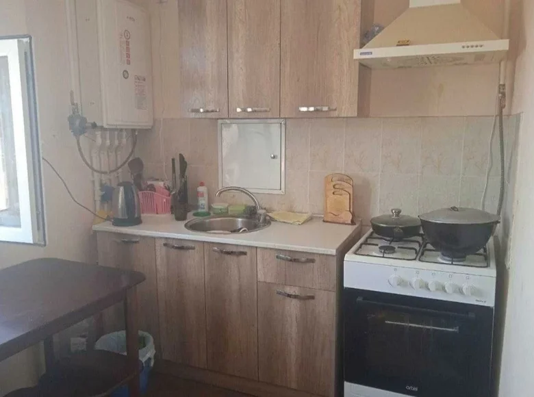 Kvartira 3 xonalar 75 m² Khanabadda