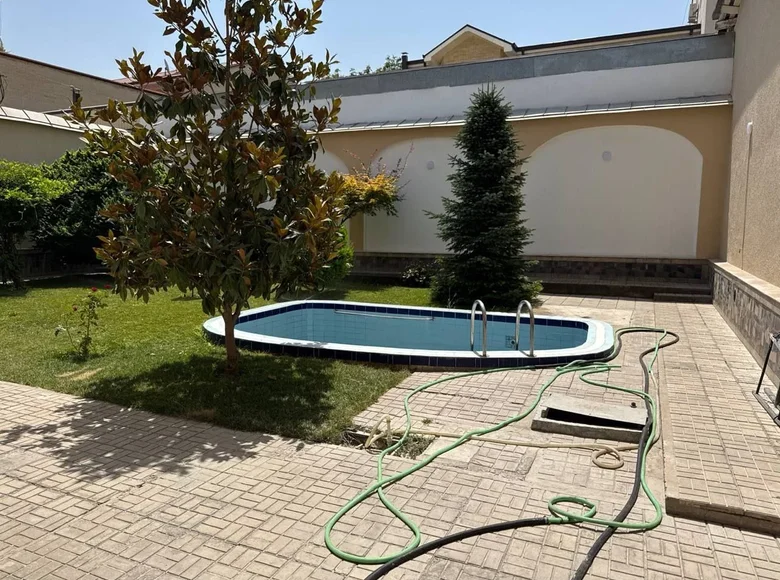 Дом 6 комнат 4 м² в Ташкенте, Узбекистан